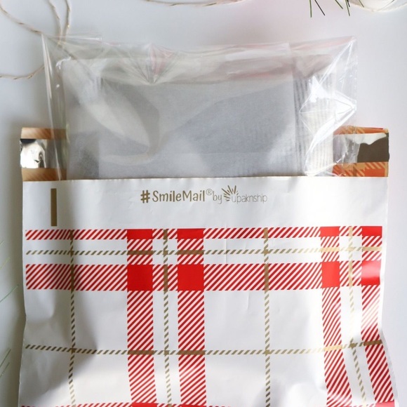 ๐ 25 6X9 Plaid Poly Mailers CLEARANCE Xmas - Picture 5 of 6
